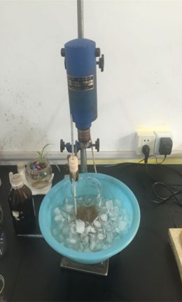 sekoitetaan ja liuotetaan